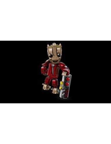 GROOT CON TRAJE DE SAQUEADOR
